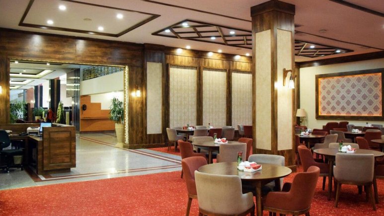 رستوران هتل پردیسان مشهد